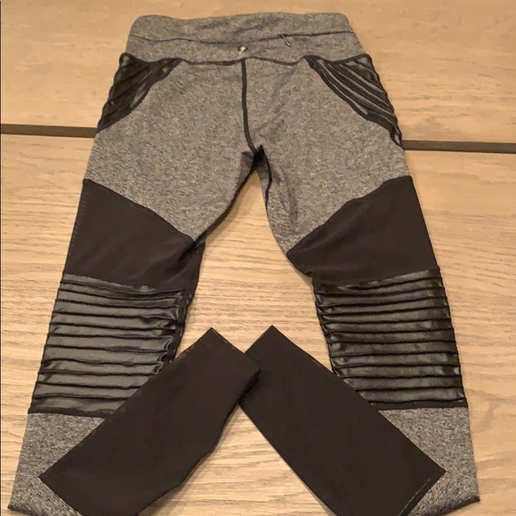NWT electric yoga leggings - Picture 2 of 4